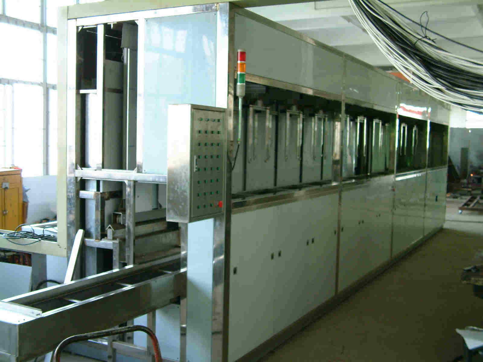 動(dòng)車(chē)汽車(chē)摩托車(chē)零部件超聲波清洗機(jī)